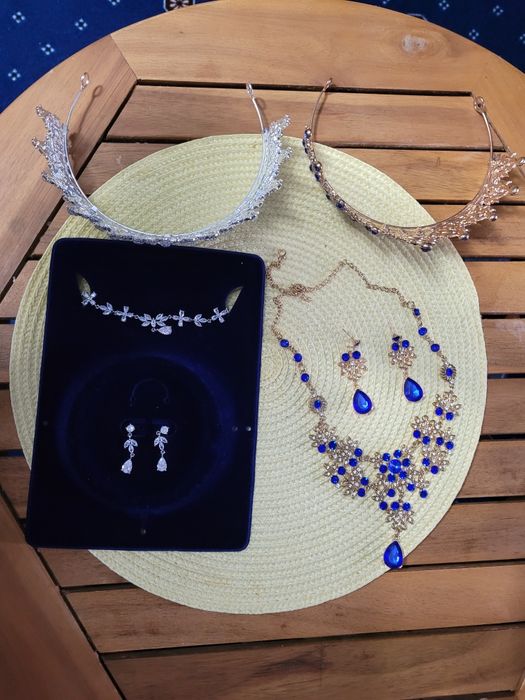 Vând două seturi complete de mireasă