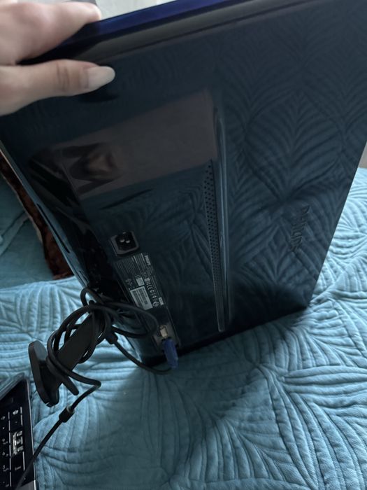 Продам ноутбук и экран компьютера