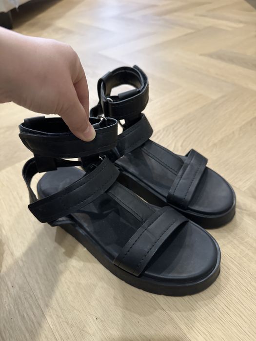 Обувь б/у, все по 3000 тенге