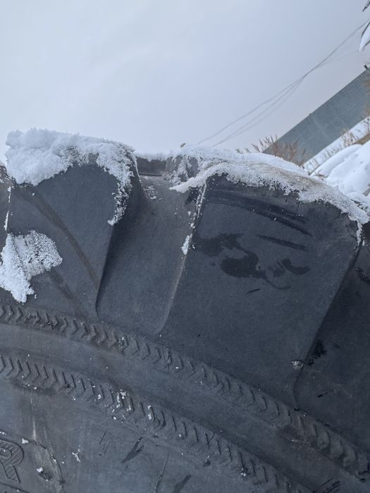 Продам  шины на погрузчик 23,5/25