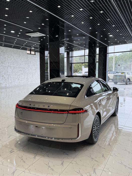 Roewe 2100Km hybrid . rasmiy avto salon
