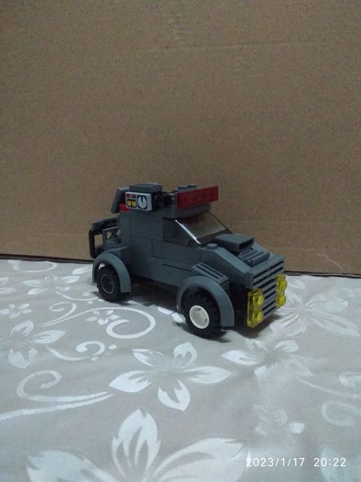Продам лего машинка военной службы. 100 деталь