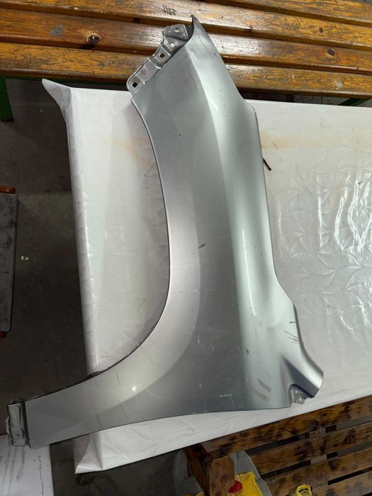 Крыло от Lexus LX 570