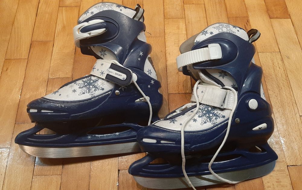 Детски ролкови кънки Street Runner и кънки за лед Aspen Sport