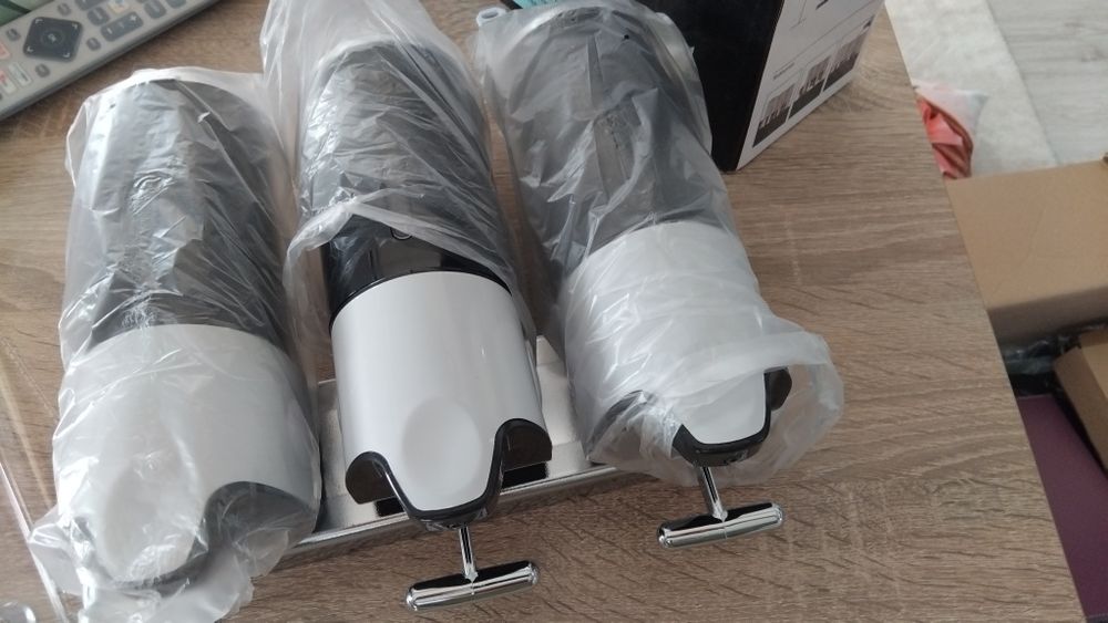 Троен диспенсър за сапун