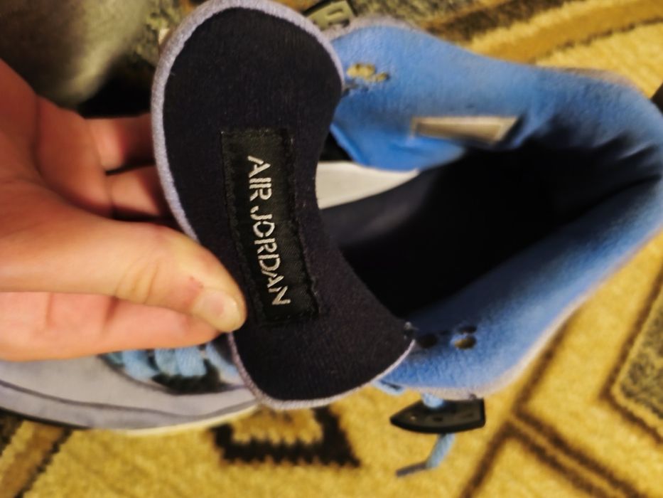 Jordan 4 University Blue