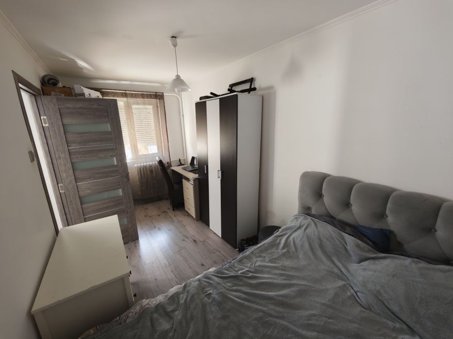 Vând apartament 3 camere in tatarasi