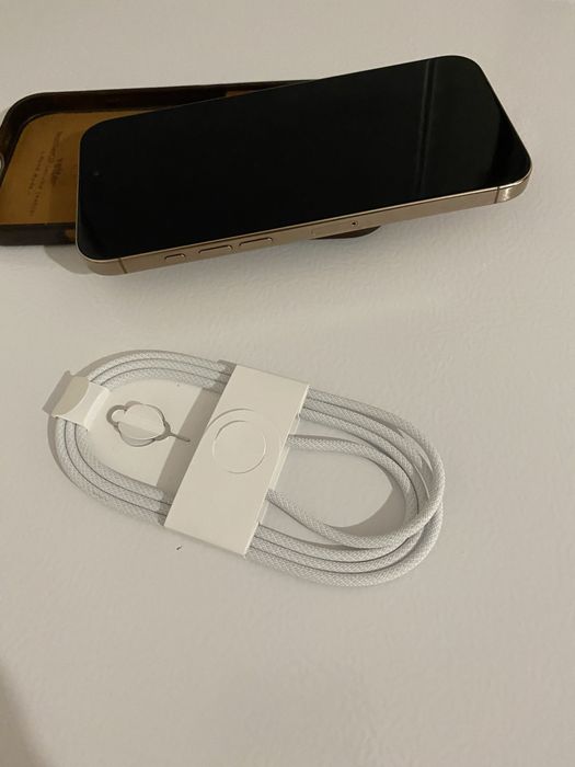 iPhone 16 pro ca NOU 93%bateria 128gb 364 cicluri de încărcare