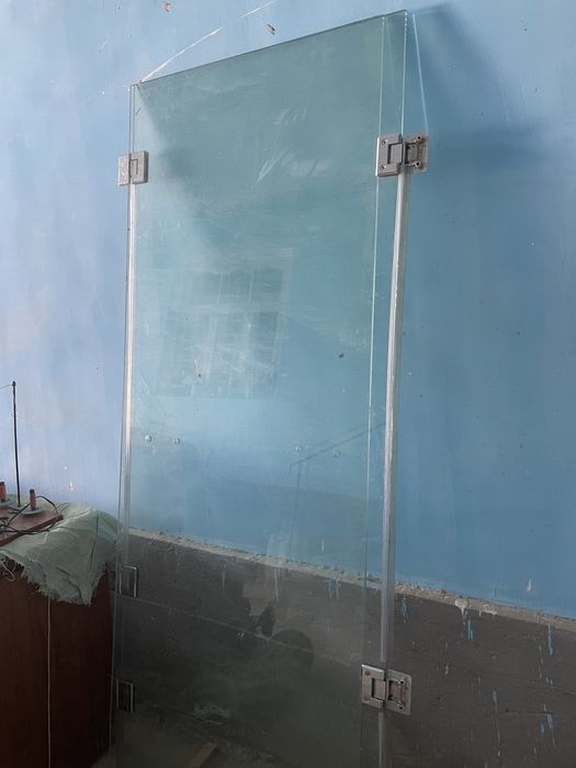 Shisha eshik sotiladi