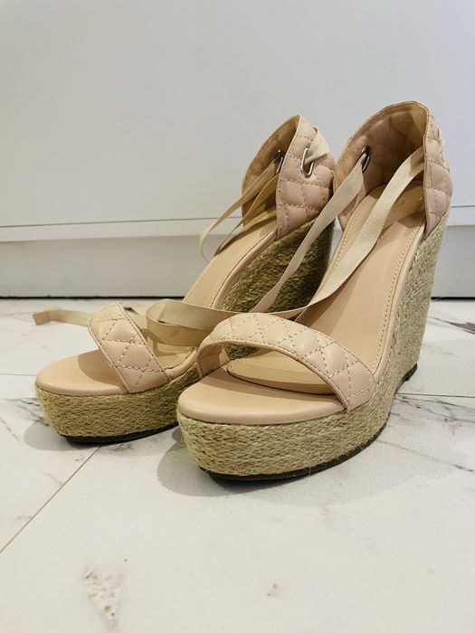 Сандали с ток или платформа