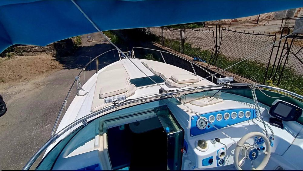 Моторна лодка Beneteau