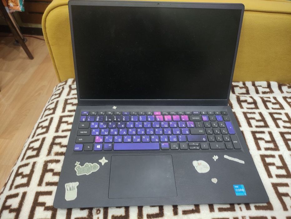 Dell Inspiron 15 3511 / Intel Core i5-1035G1