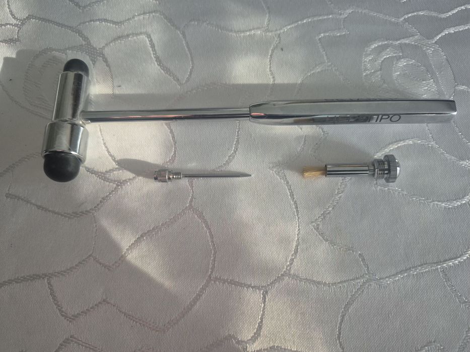 Молоточек неврологический