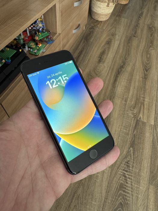 iPhone 8 negru, memorie 64Gb, baterie 97%, cablu, husa, la cutie