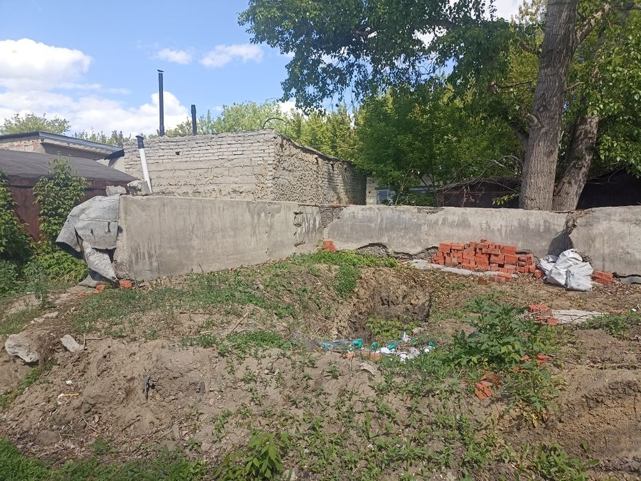 Продам место под гараж