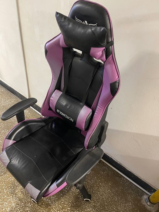 Birou gaming Fredde IKEA