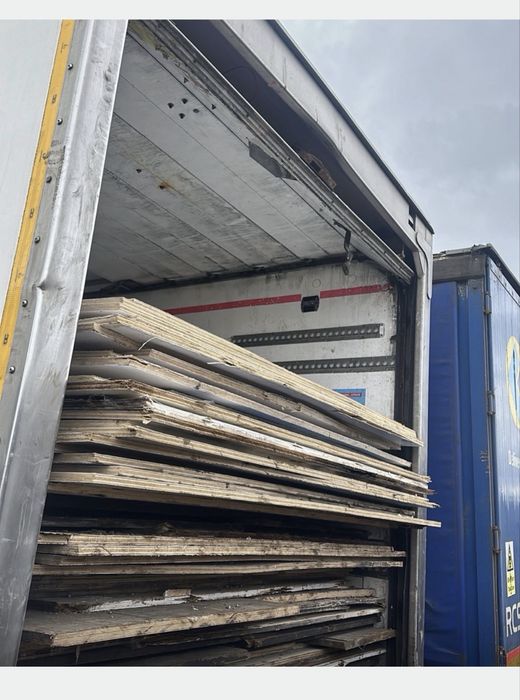 Panouri tego provenite dupa semi-remorci