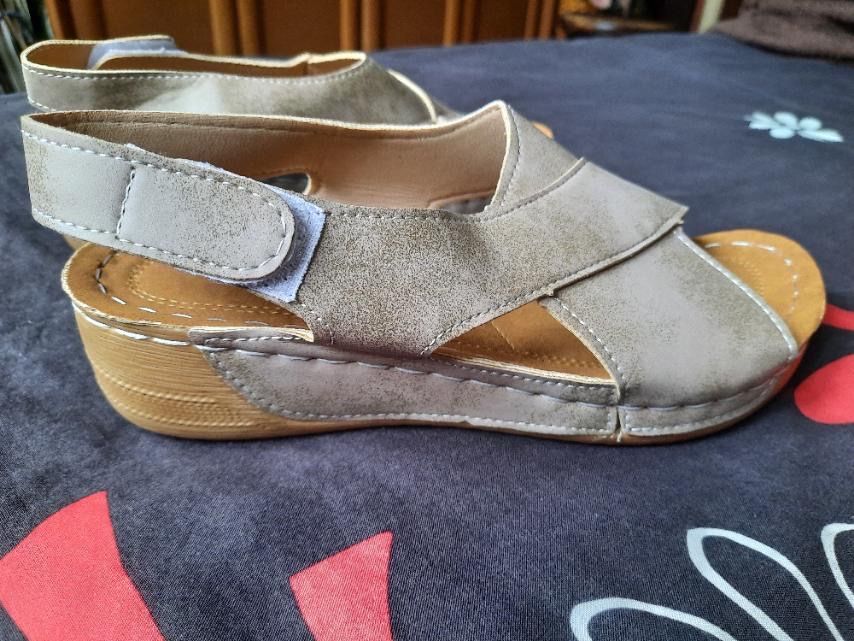 Ортопедични сандали и чехли