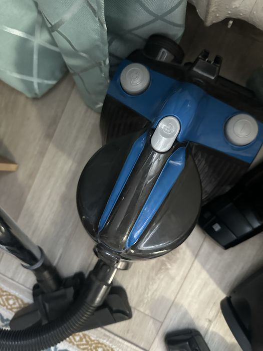 продаю пылесос рабочий