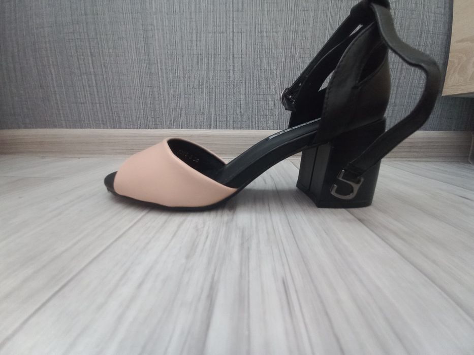 Босоножки новые 36 размер