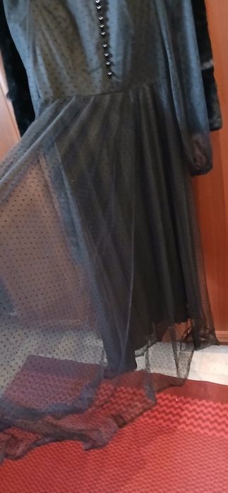 Продам платье почти новое одевала один раз