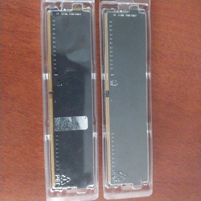 Продам ddr4 4gb 2 штуки