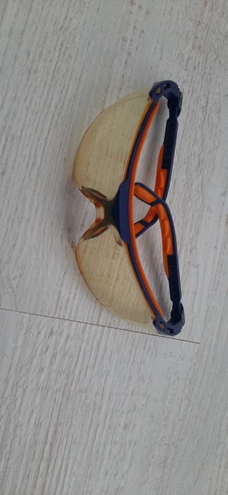 Очки специальные