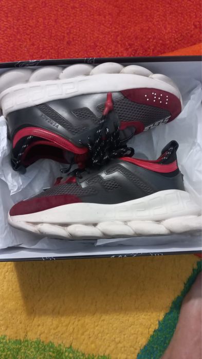 Versace chain reaction