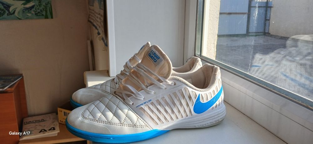 Продам LUNAR GATO футзалки