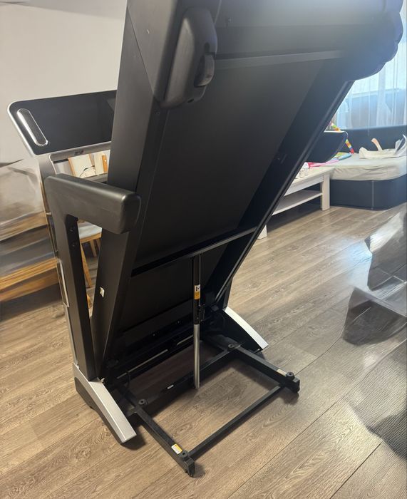 Бягаща пътека Techfit T3050, Мотор 2.25 к.с., Максимално поддържано тегло 150 кг