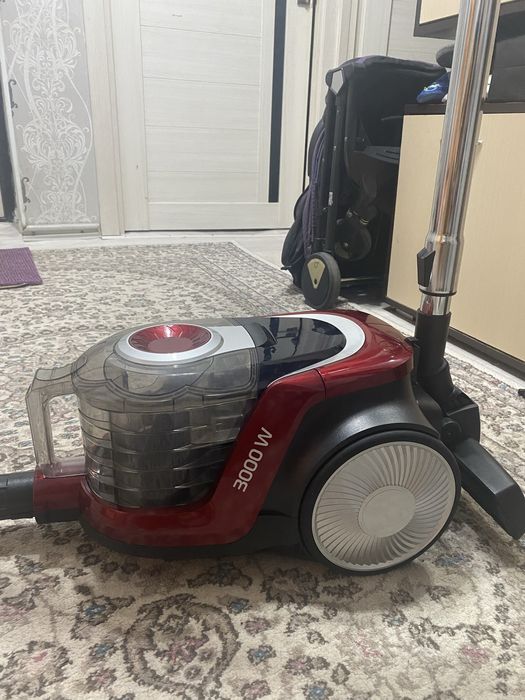 Пылесос почти новый