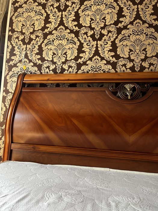 Итальянский спальный гарнитур