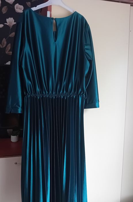 Дамска      рокля