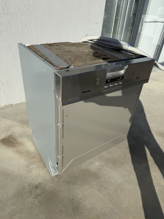 Съдомиялна машина  Миеле 60 см за вграждане