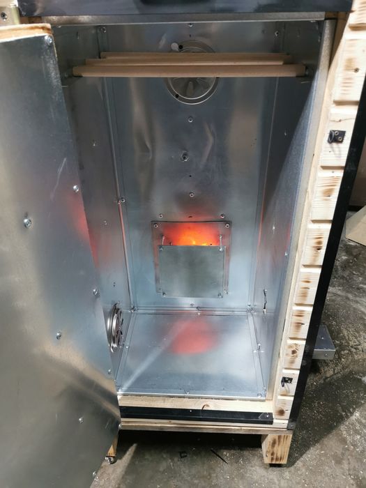 Afumatoare electrica convecție.