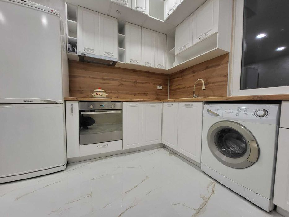 Дава се под наем Двустаен апартамент в София, Изток - 42 кв.м за 398 € - Снимка #3