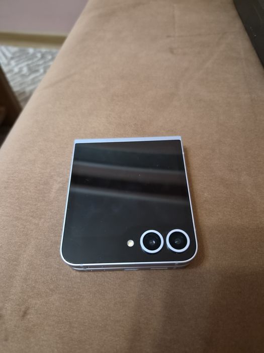 Samsung Z Flip 6