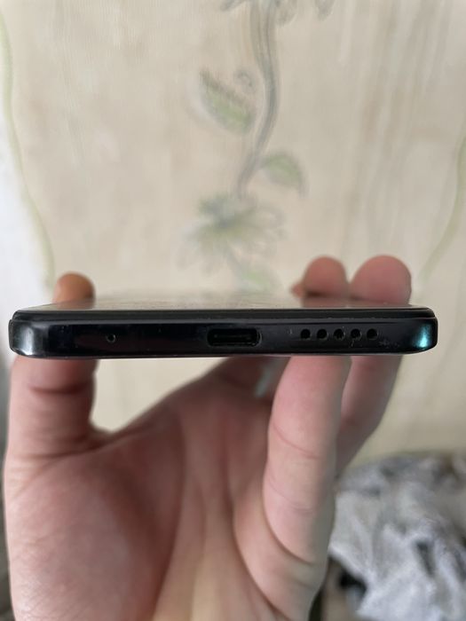 Продам срочно телефон Xiomi Redmi Note 11