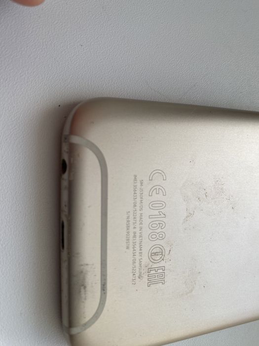 Продам самсунг J5 на запчасти