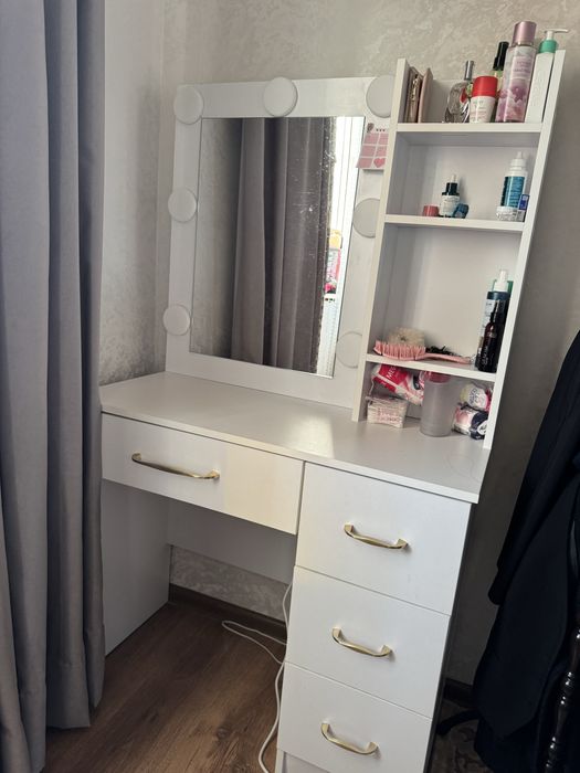 Туалетный столик