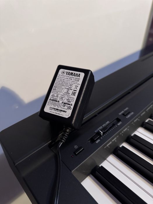 Комплект Дигитално пиано Yamaha P-45 B със стойка, стол и педали