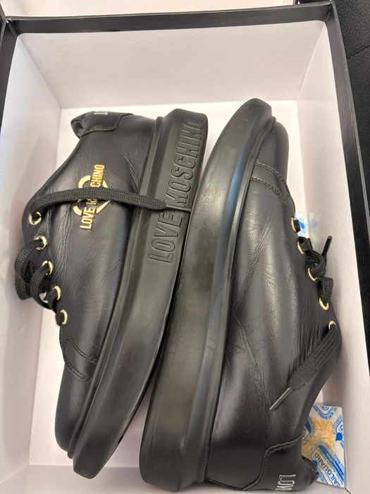 Vand adidasi Moschino dama originai