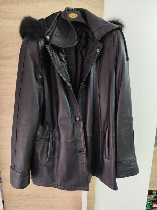 Vând geacă de dama din piele, nepurtata