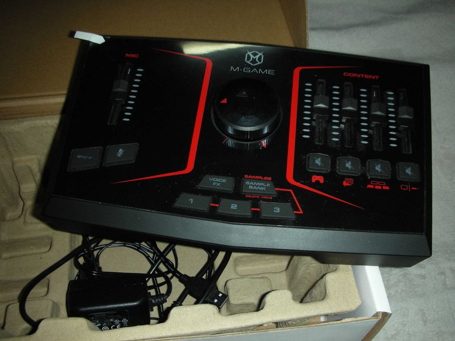 Vand/Schimb M-Game SOLO Interfață audio USB.NOU la cutie cu accesorii.
