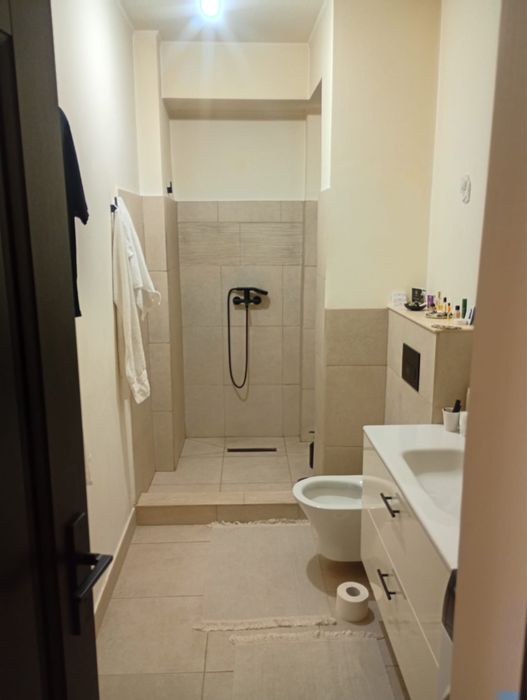 Vand apartament 2 camere zona Baneasa , strada Zeletin
