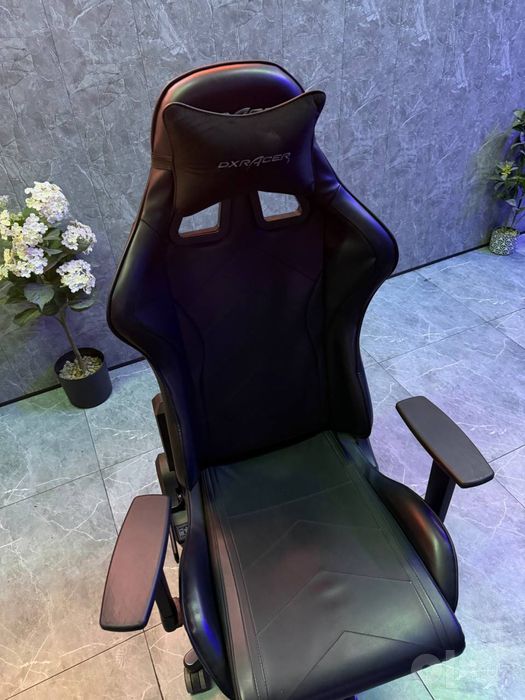 Игровое кресло DXRacer