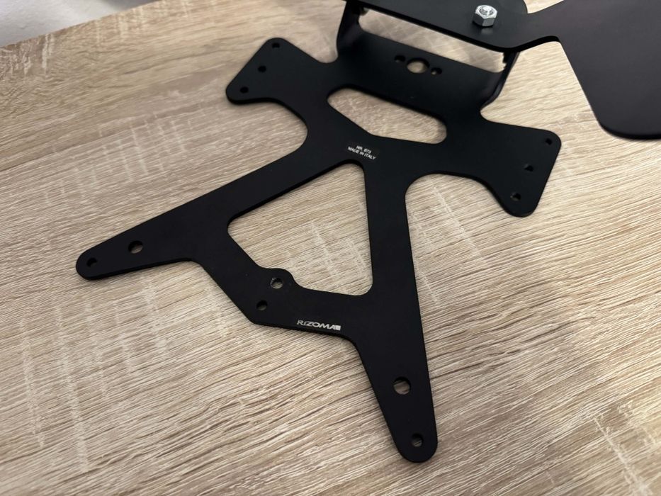 Suport număr rabatabil CBR 600RR PC37 Rizoma