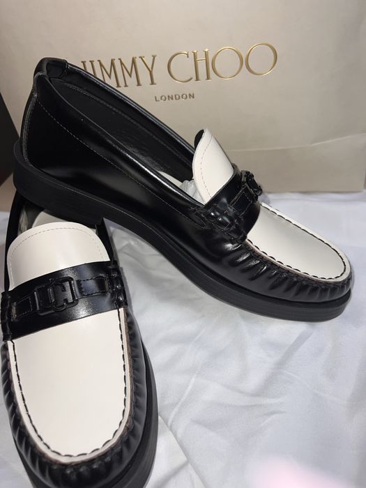 Jimmy Choo flats NOI