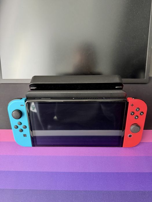 Nintendo Switch OLED Full Box (stare foarte buna)