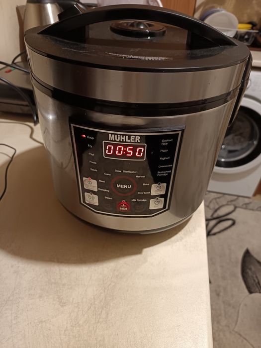 Продава се мултикукър.